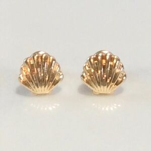 Scalloped Seashell Gold-Tone Stud Back Earrings Coastal/ Beach/Nautical